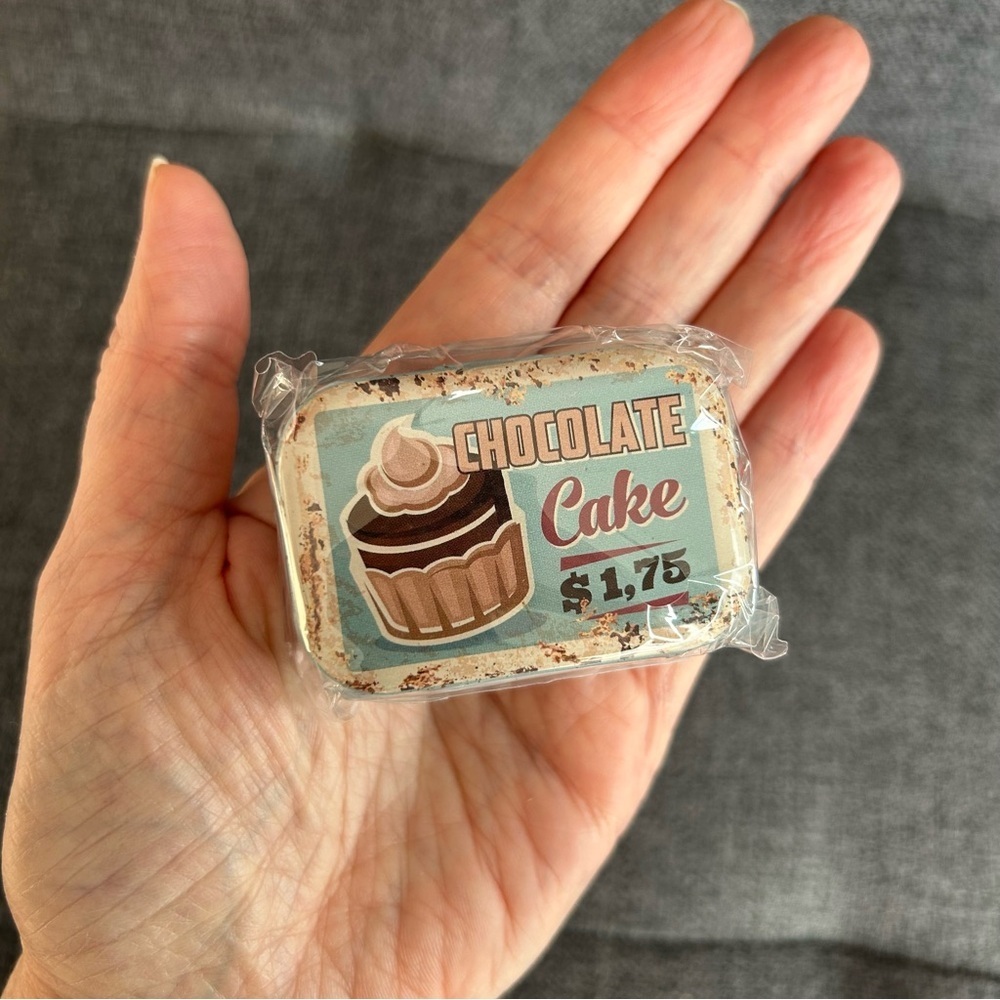 Adorable “CHOCOLATE CAKE” Mini Travel Tin, Pill, Jewelry, Gift Box, Aqua, Tan - Picture 10 of 16